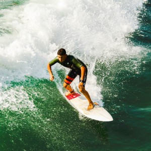 开云体育官网下载安装-阿根廷与沙特阿拉伯在AlUla签署战略合作协议，共同推动马术运动发展。